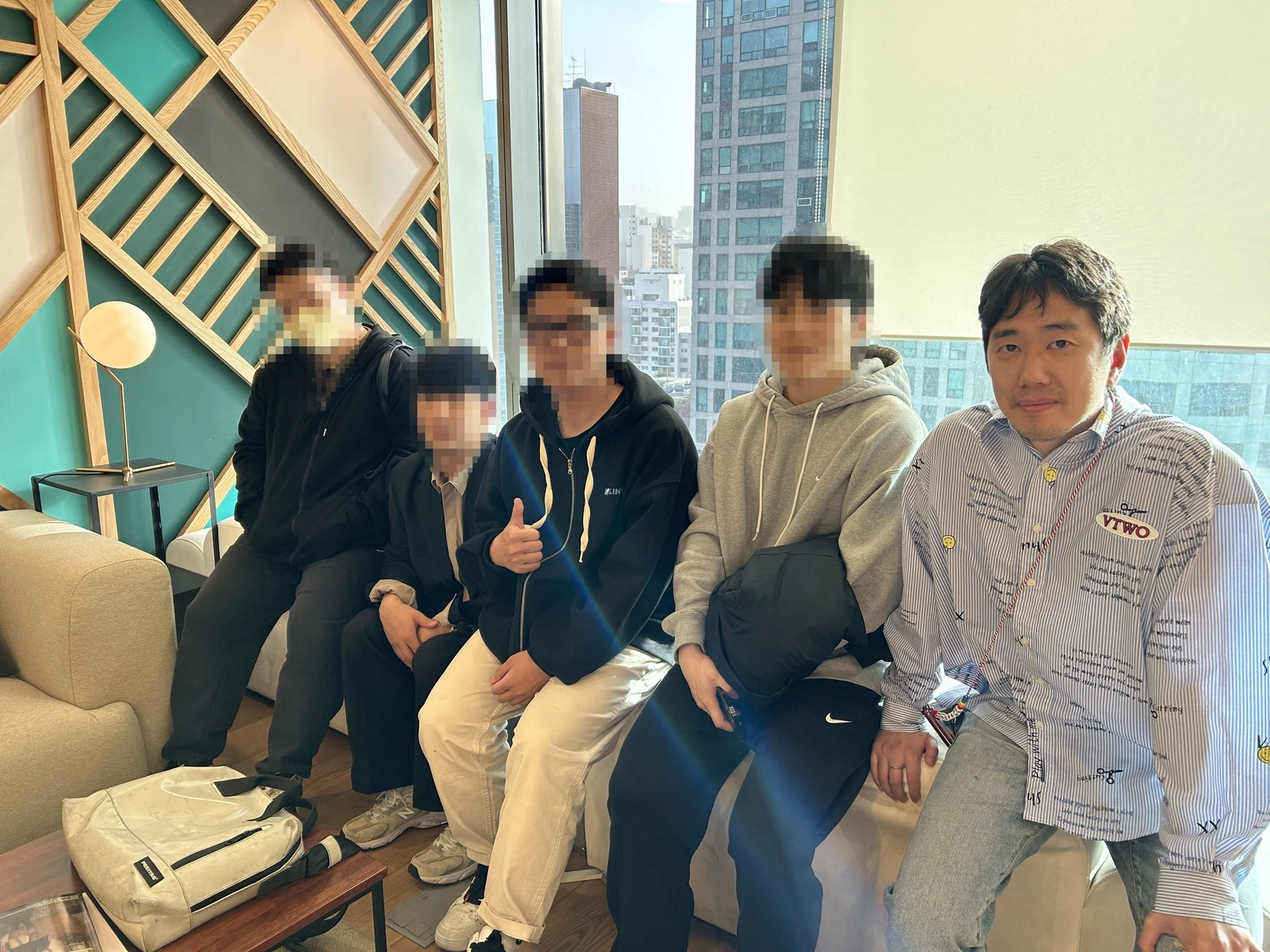 커머스 현장에서 함께 일하던 창업팀의 모습